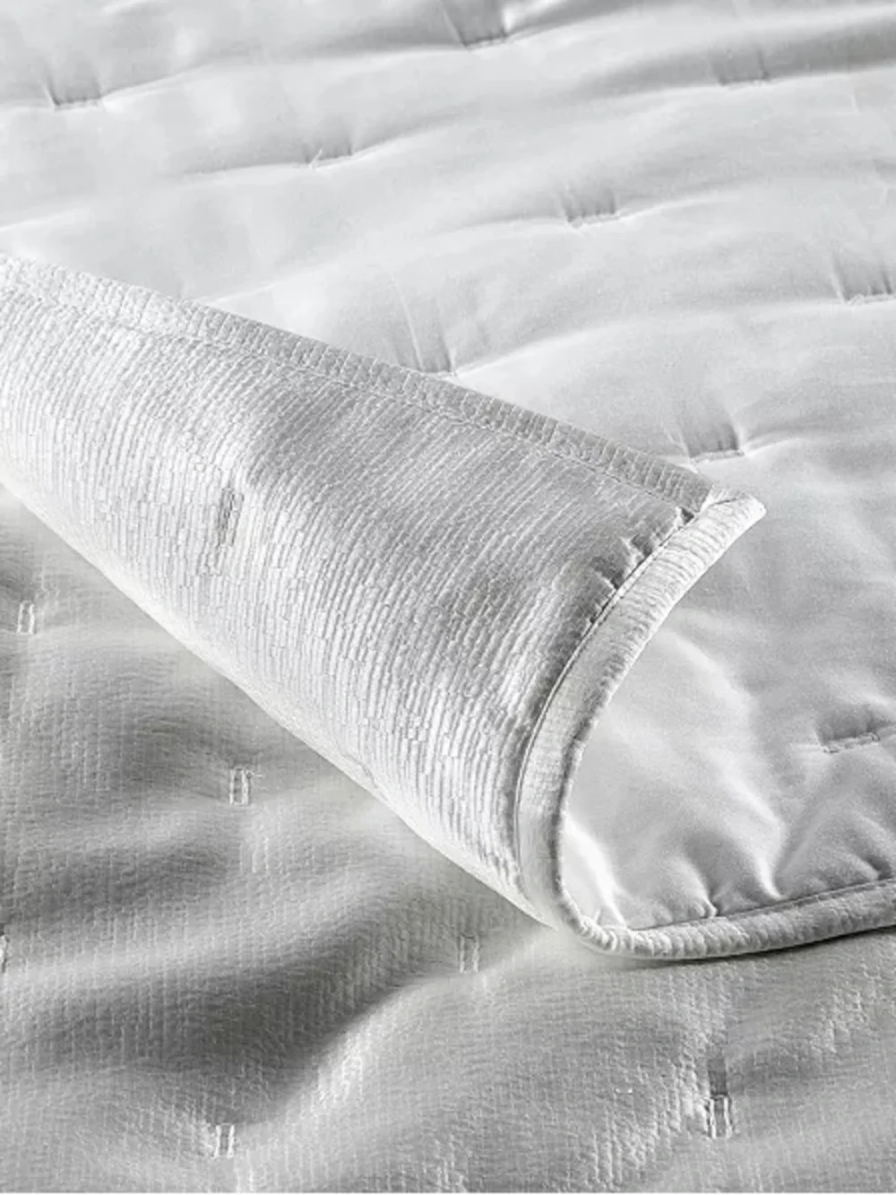 Hotel Collection Glint 5 Piece Quilted Coverlet & Pillow Shams Set